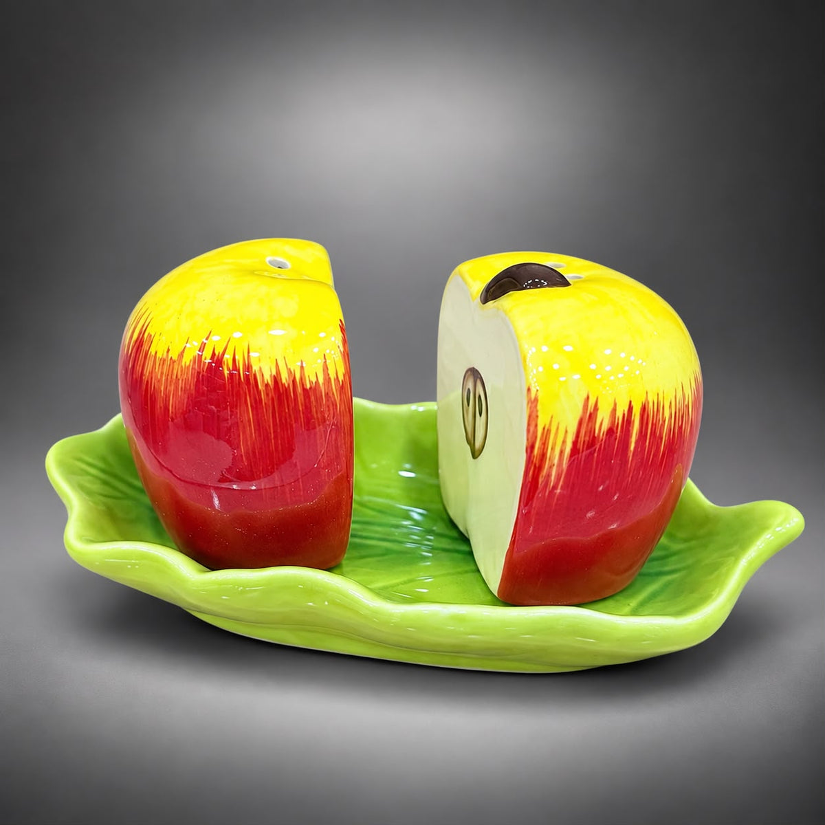 Apple Salt & Pepper Set